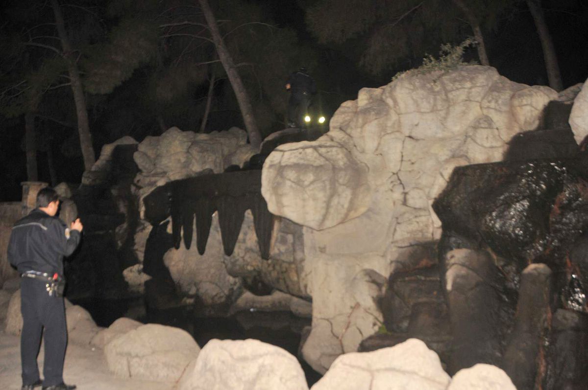 Polis Parkta Yaralı Aradı