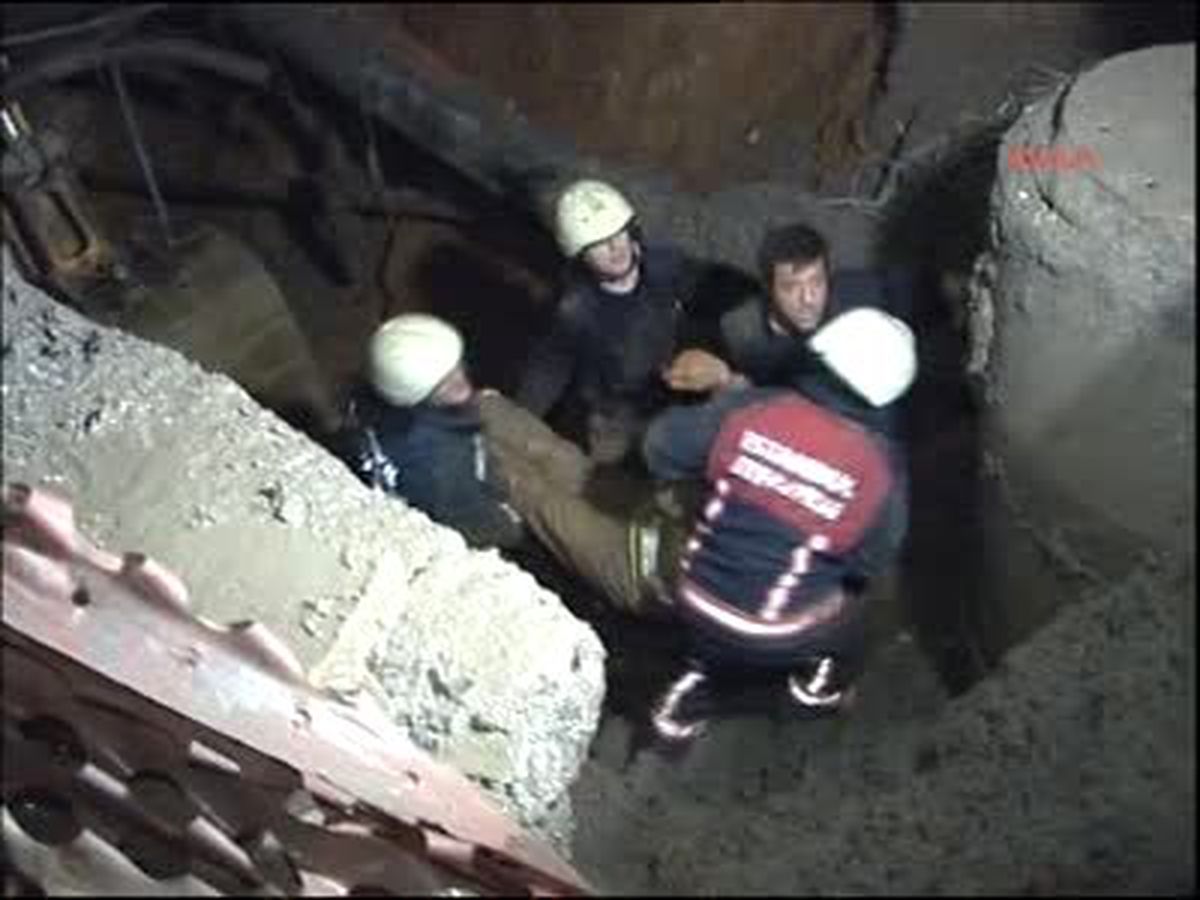Sancaktepe'de Toprak Kayması: 2 Yaralı
