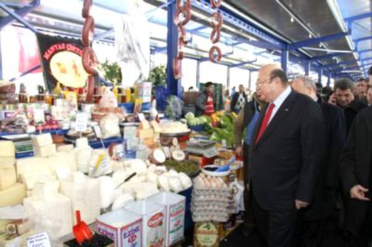 Semt Pazarlarının Markalarından Yeşilköy Çarşamba Pazarı Yenilendi