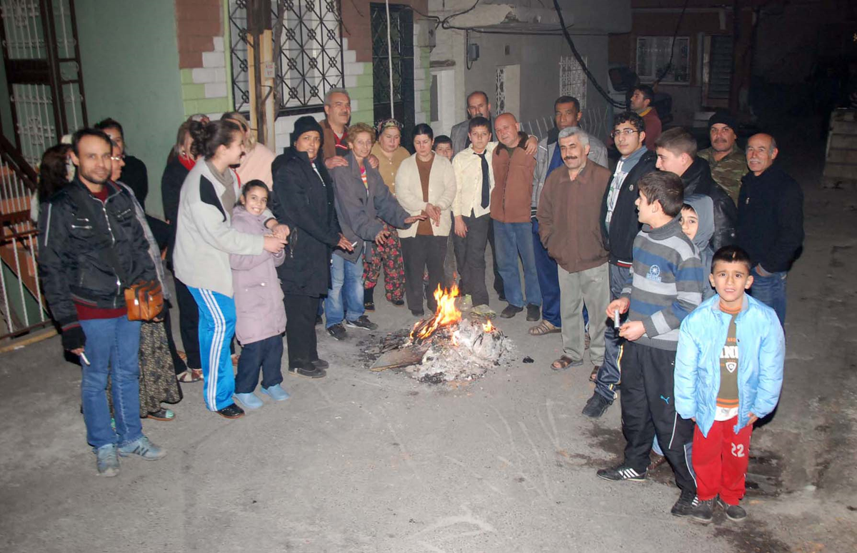 Sürekli Elektriklerin Kesilmesine İsyan Ettiler