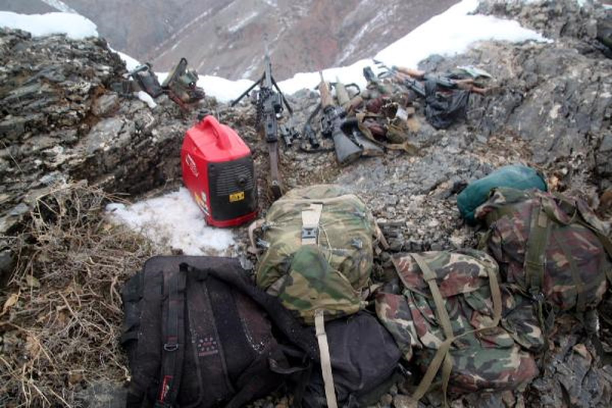PKK Sığınağında Dev Kütüphane