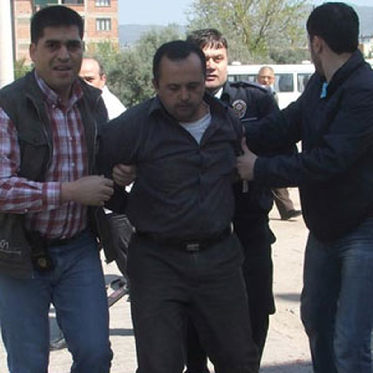 Üç Kişinin Katiline Müebbet Hapis Cezası