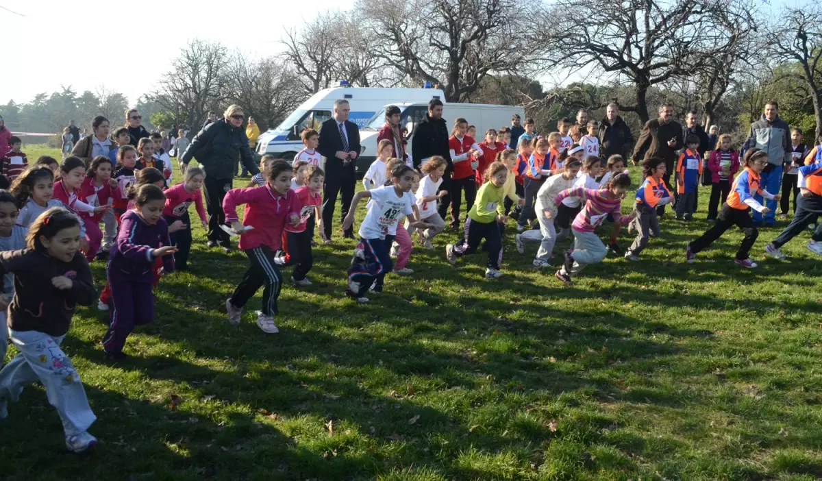 \'üsküdar Enlerini Arıyor\' Atletizm Yarışması Başladı