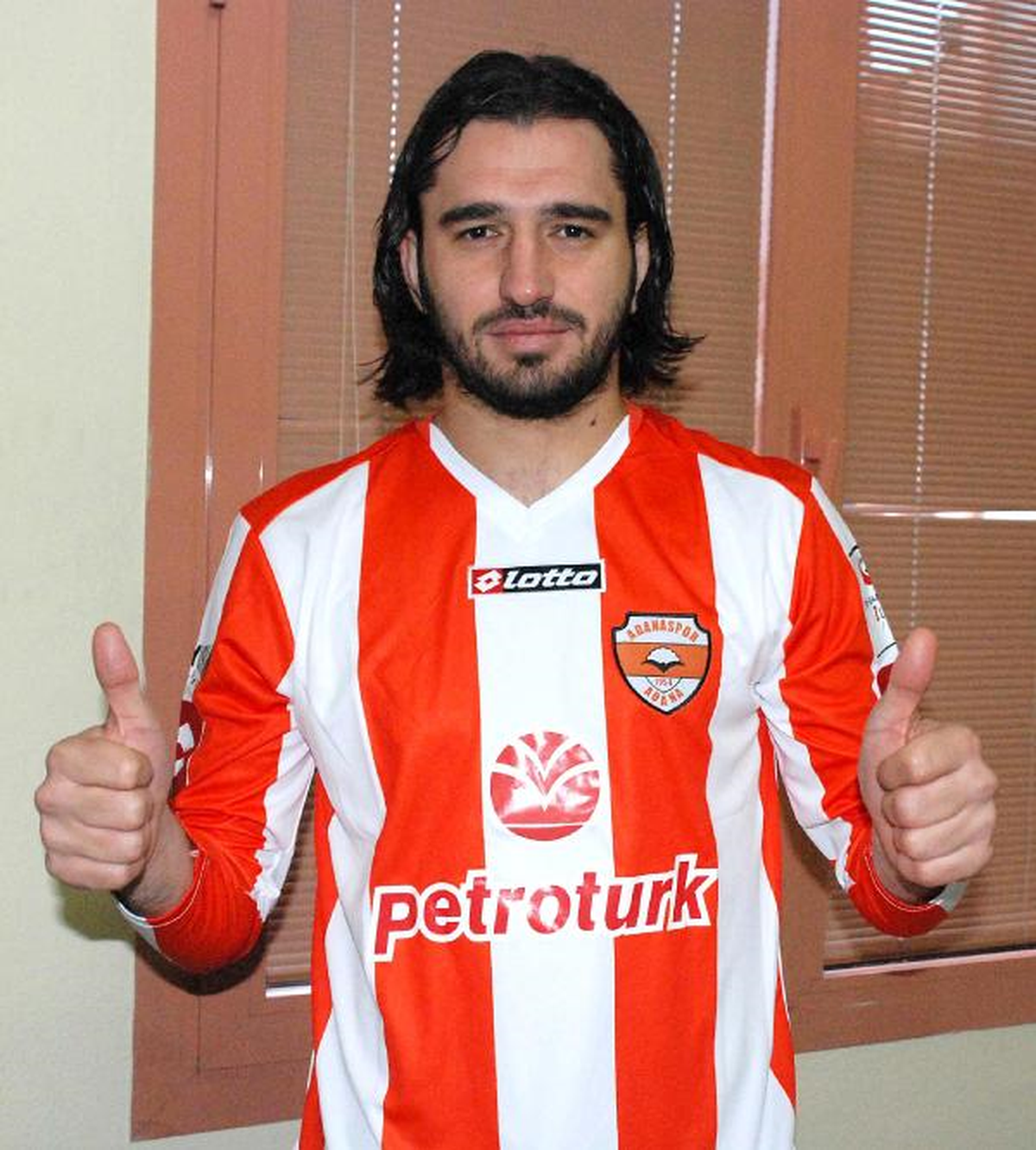 Adanaspor İlkem Özkaynak\'la Anlaştı