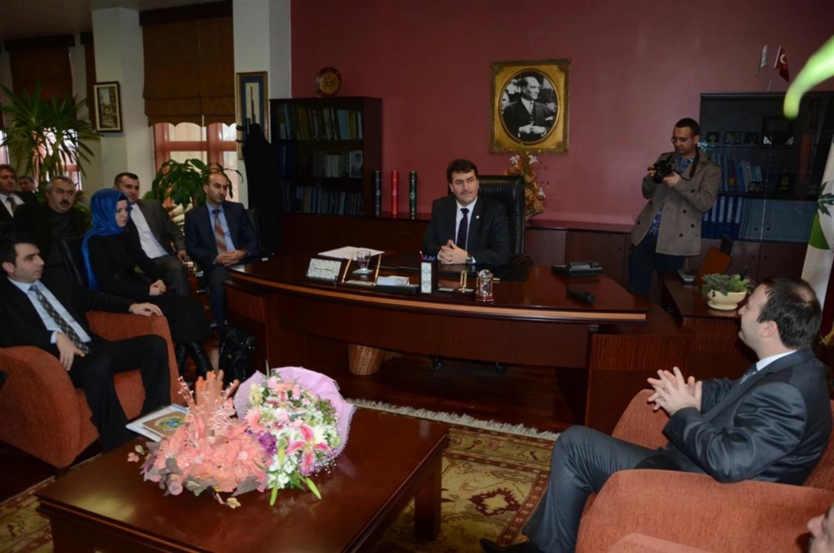 AK Parti Osmangazi\'den Başkan Dündar\'a Ziyaret