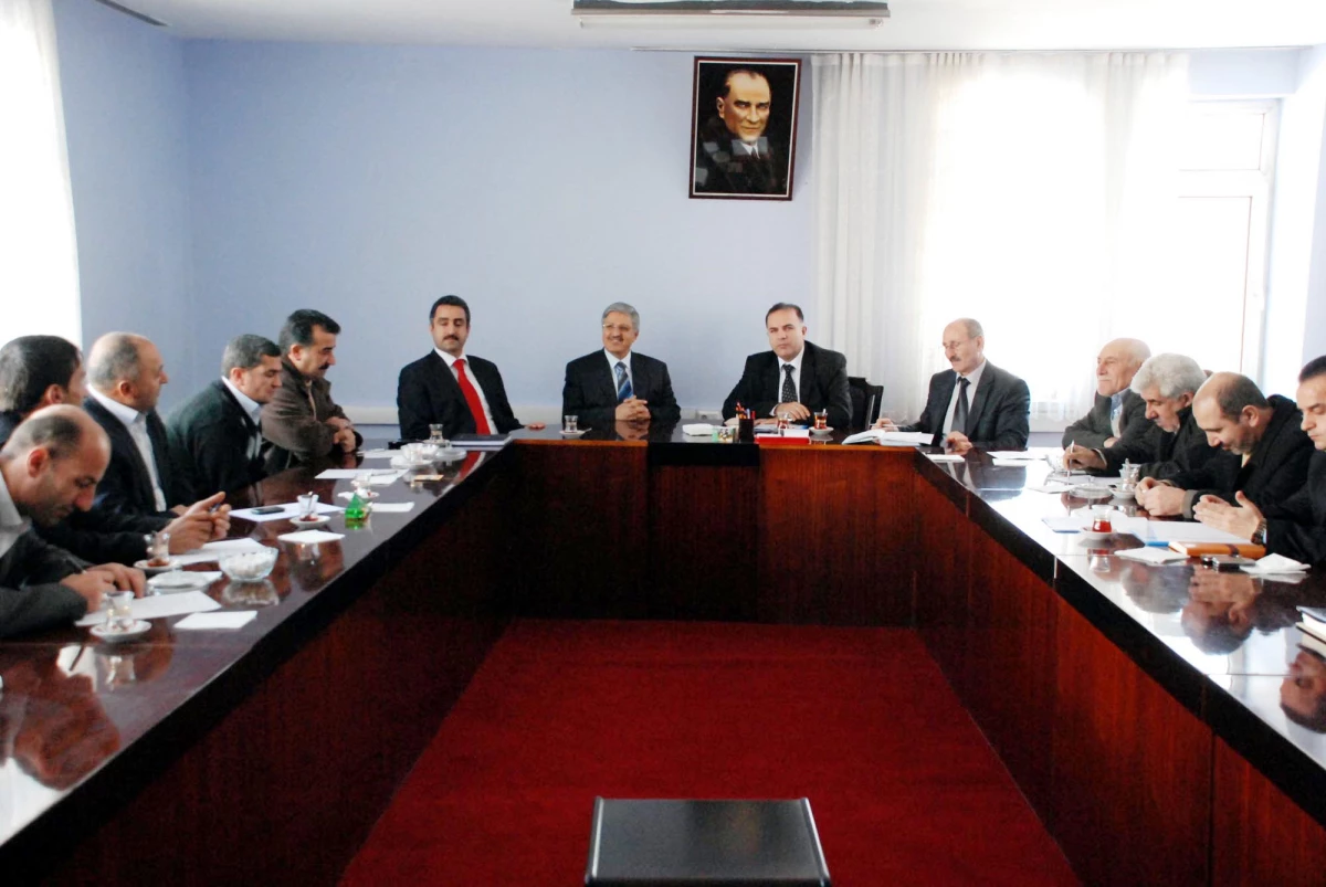 Başkan Alaydın 2012 Yılının İlk Toplantısını Muhtarlarla Yaptı