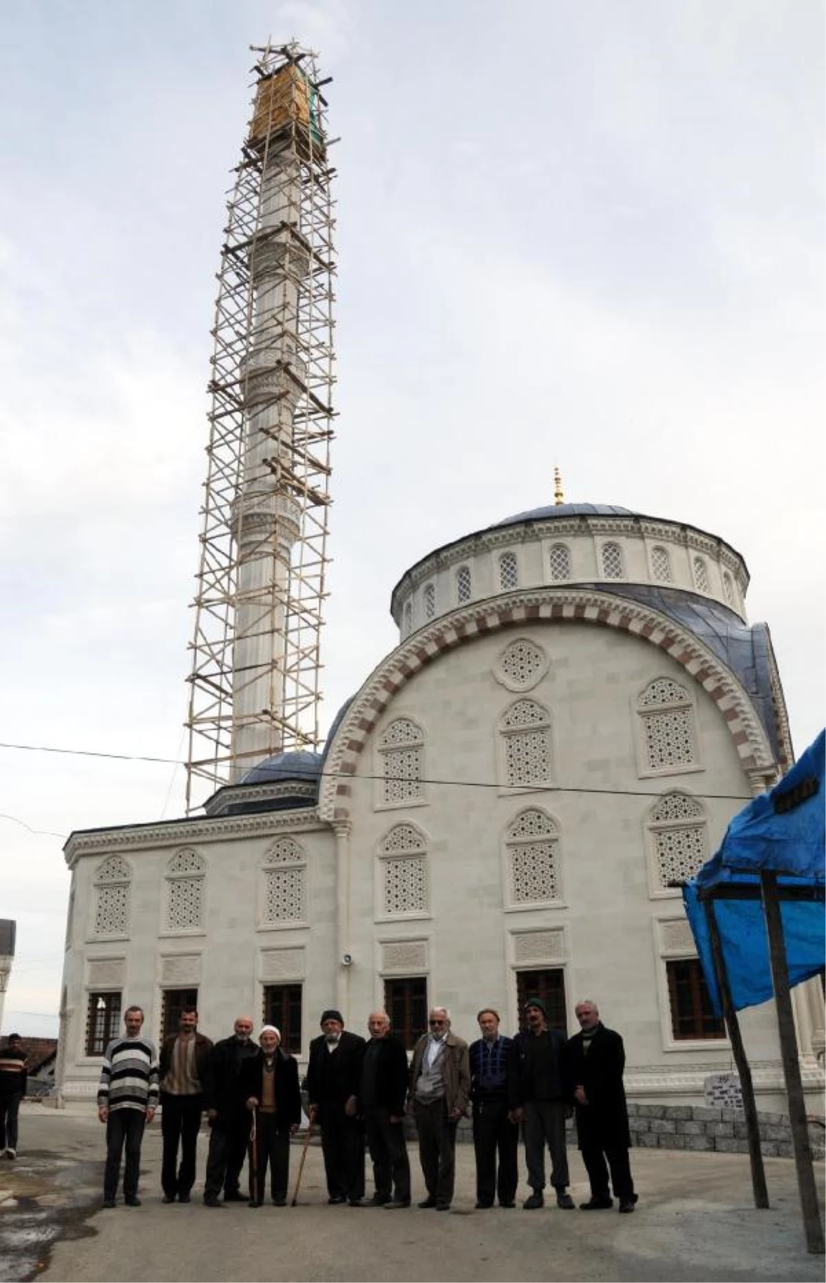 Dumankaya\'daki Cami Minaresine Başbakan Ayarı