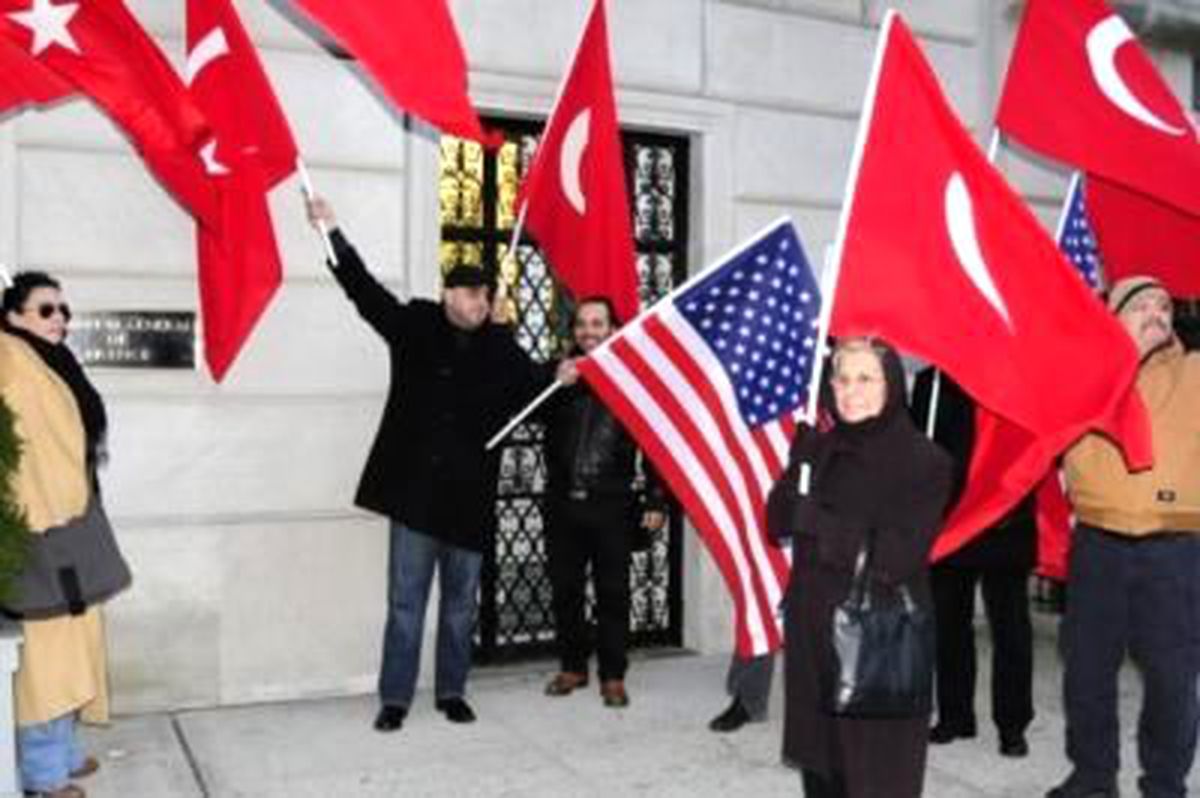 Fransa, New York'ta Protesto Edildi