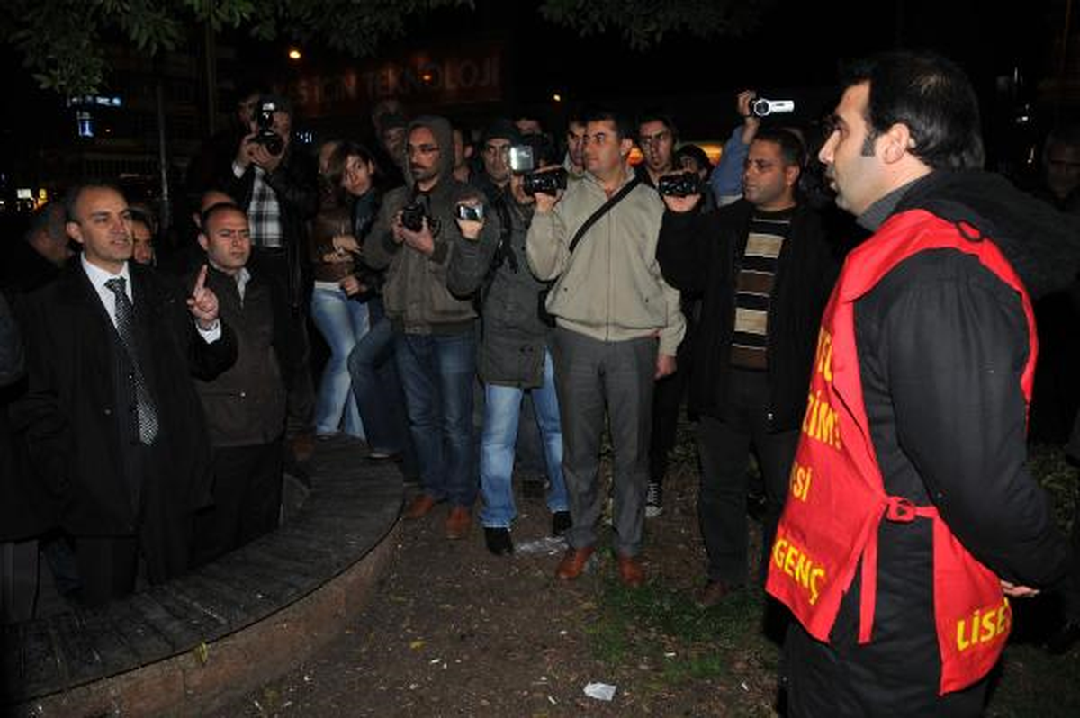 Füze Kalkanını Protesto Eden Liselilere Gözaltı (2)