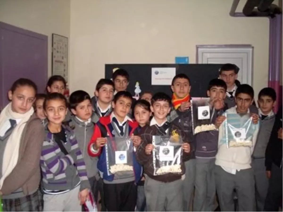 Gençlerden, Depremzede Kardeşlik Eli