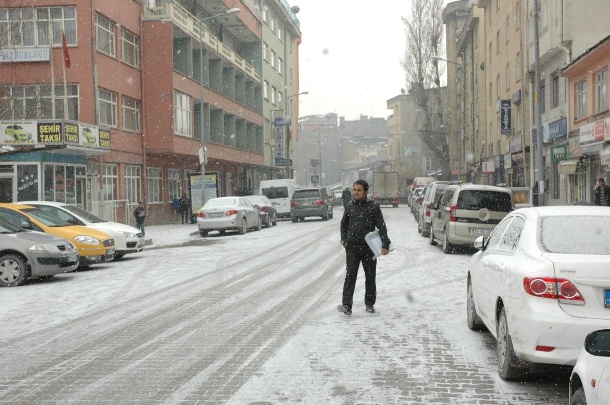 Hakkari\'de Kar Yağışı Başladı