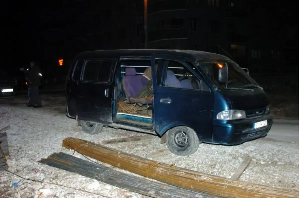 İnşaattan Demir Çalan 2 Kişi Suçüstü Yakalandı