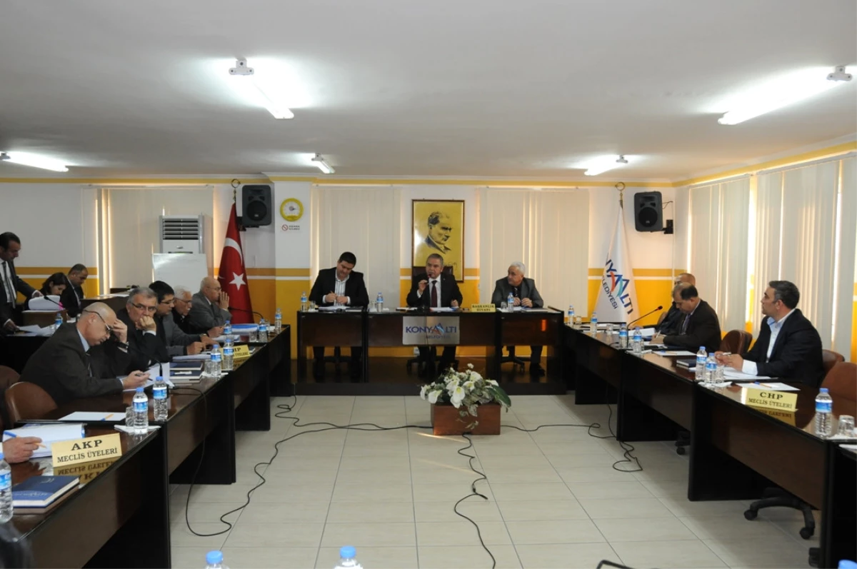 Konyaaltı Belediyesi 2012 Yılının İlk Meclis Toplantısını Yaptı