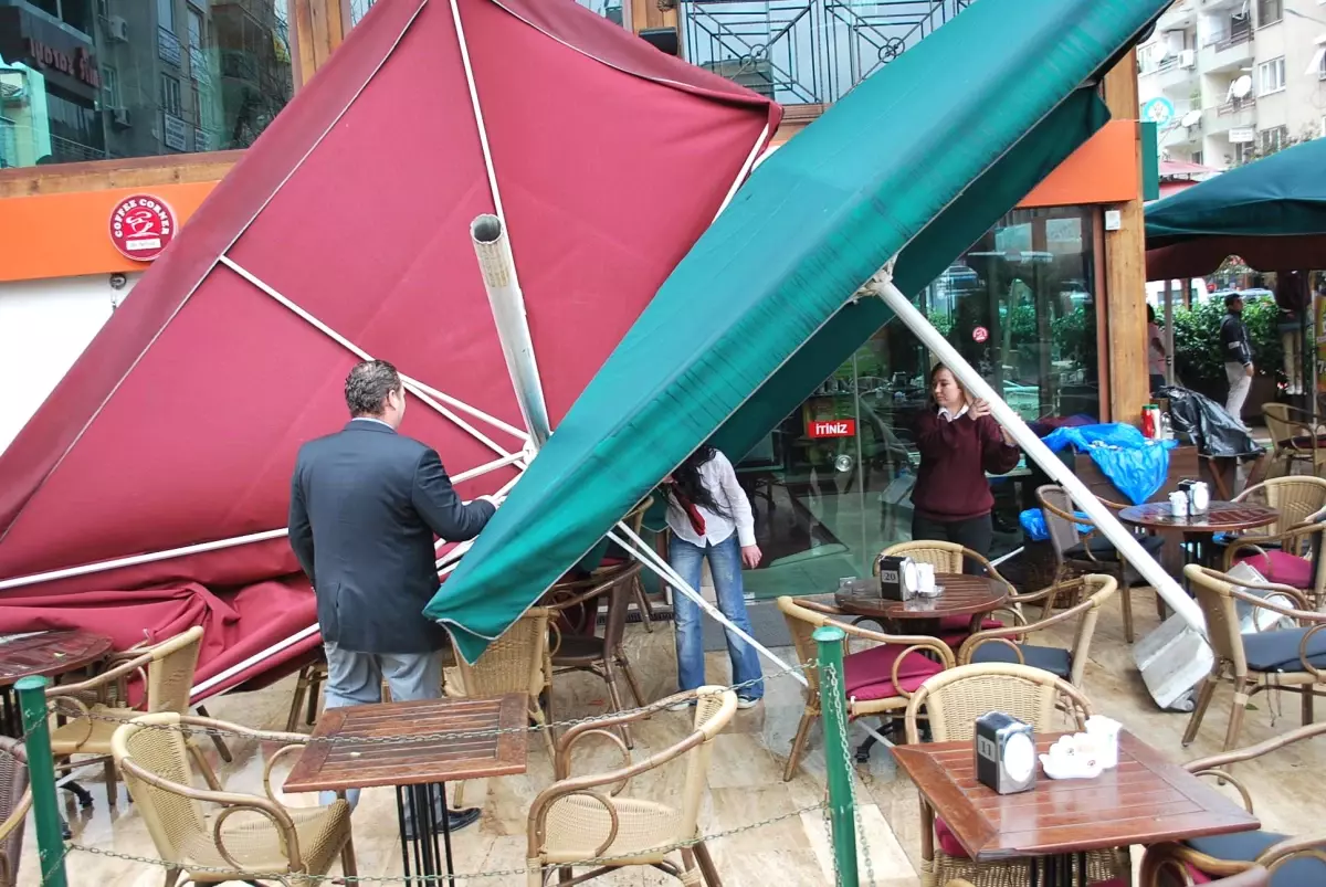 Manisa\'da Fırtına Etkili Oluyor