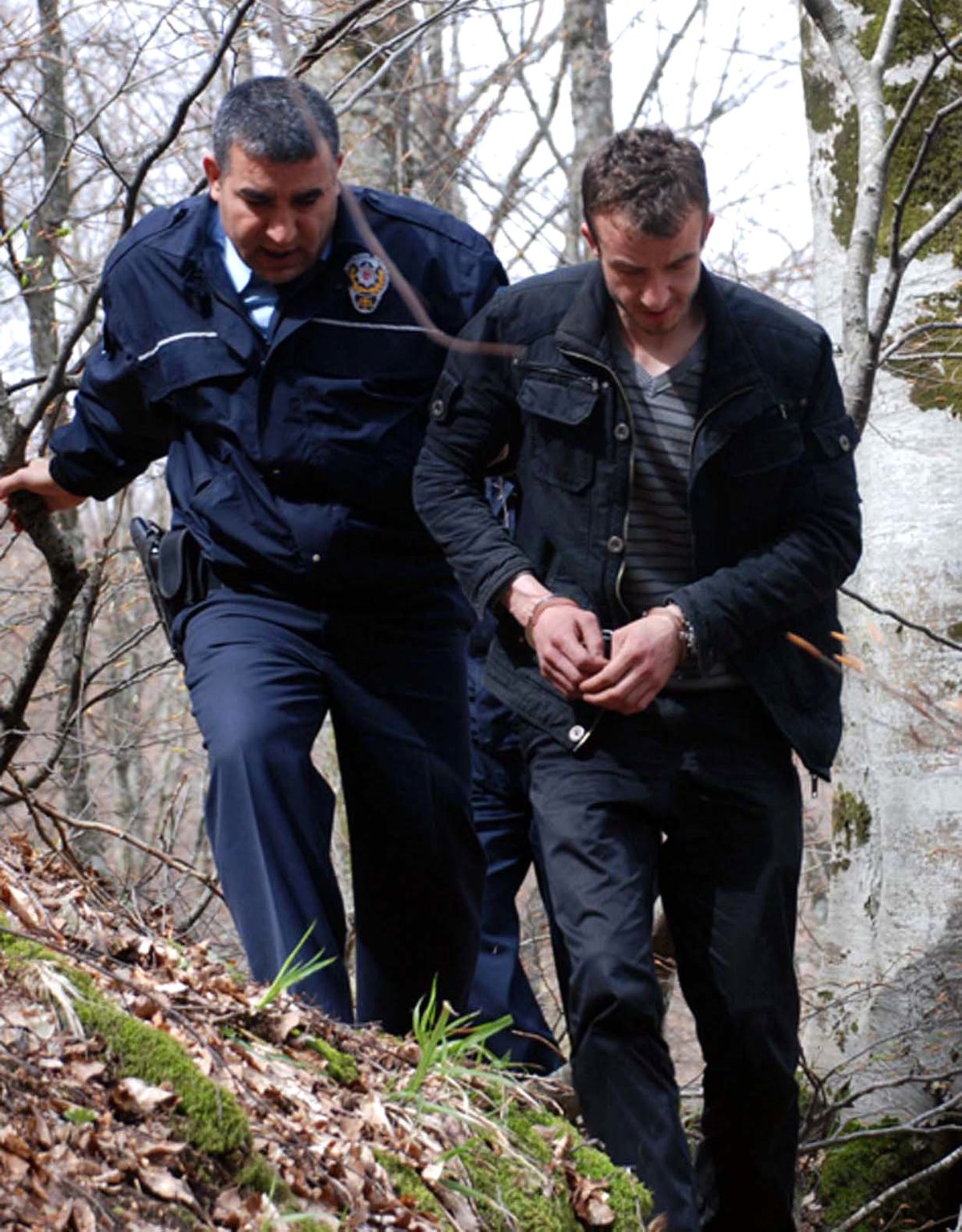 Öldürdüğü Cezaevi Arkadaşını Dereye Gömüp Üzerine Çam Diken Sanığa 17 Yıl Hapis