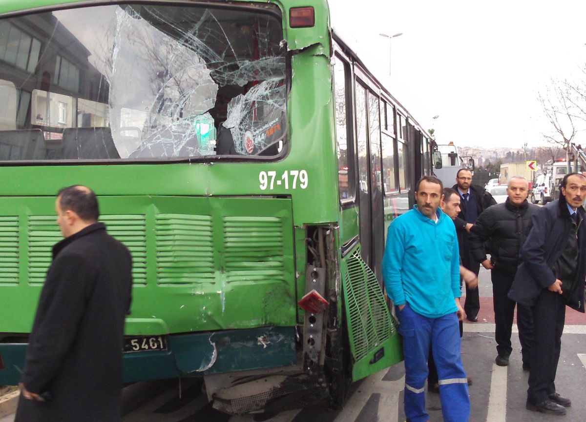 Sütlüce\'de Trafik Kazası: 9 Yaralı