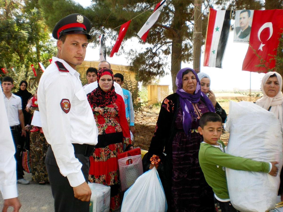 Türkiyeli ve Suriyeli Akrabalar Üzgün
