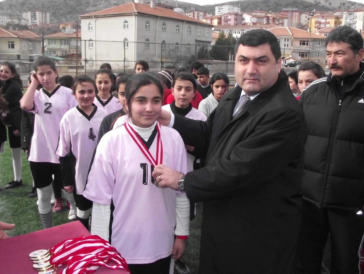 Yozgat\'ta Okullar Arası Futbol Turnuvası Sona Erdi