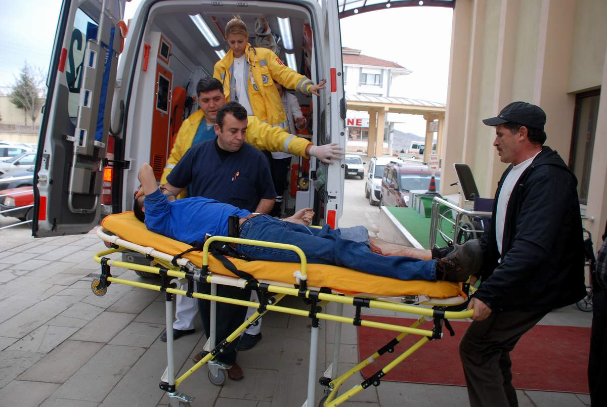 Zımpara Makinesine Sıkışan İşçi Yaralandı