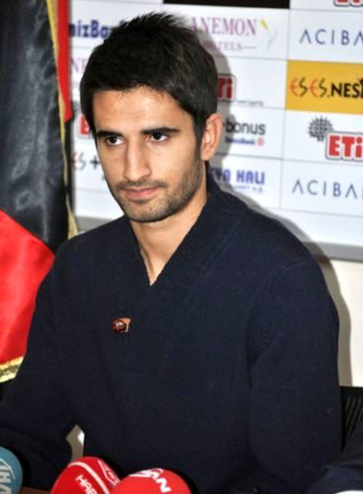Alper Potuk Eskişehirspor\'da Kaldı