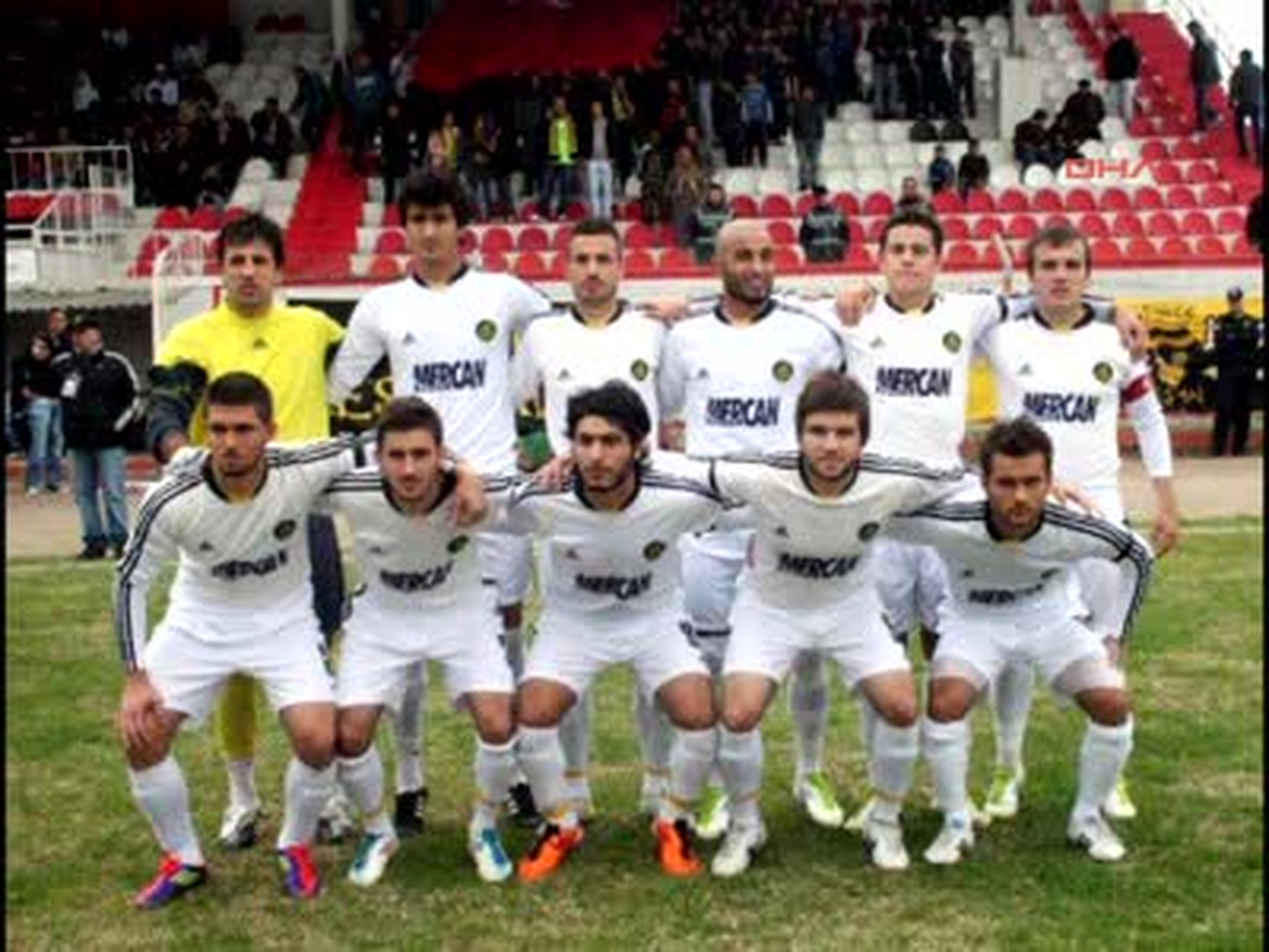 Antalyaek Fotokeşansporlu Futbolcular Trafik Kazası Geçirdi: 1 Ölü, 23 Yaralı