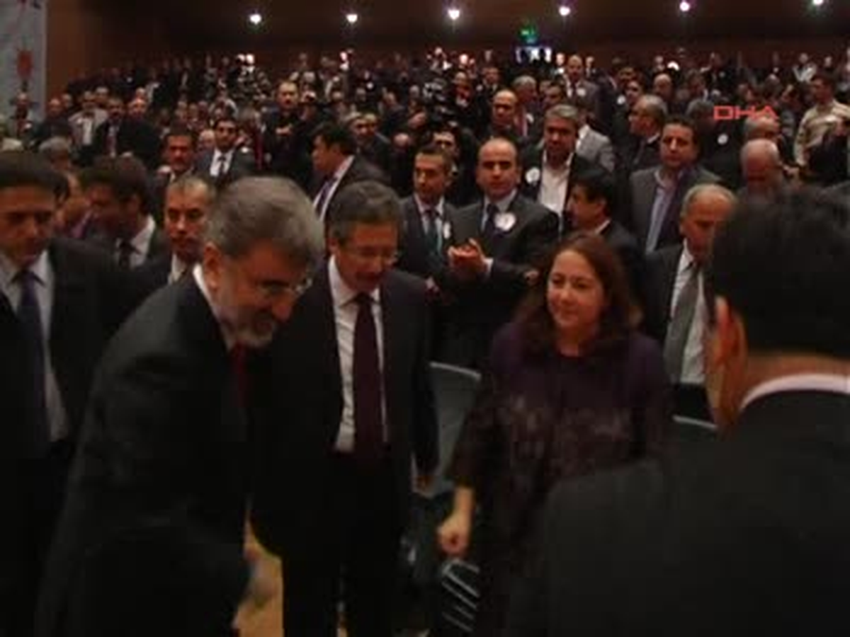 Bakan Yıldız\'a Adalet İstiyorum Diye Bağırdı