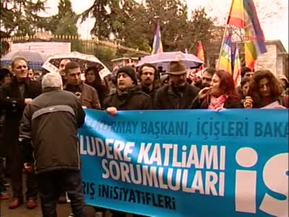 Barış İnisiyatiflileri\'nden Uludere Protestosu
