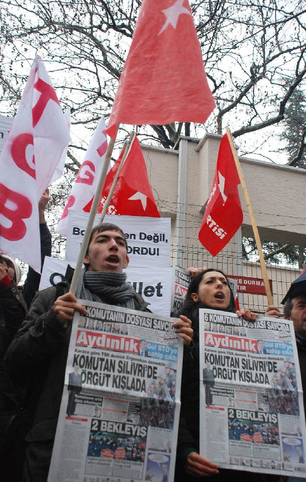 Başbuğ'un Tutuklanmasına Bursa Orduevi Önünde Protesto
