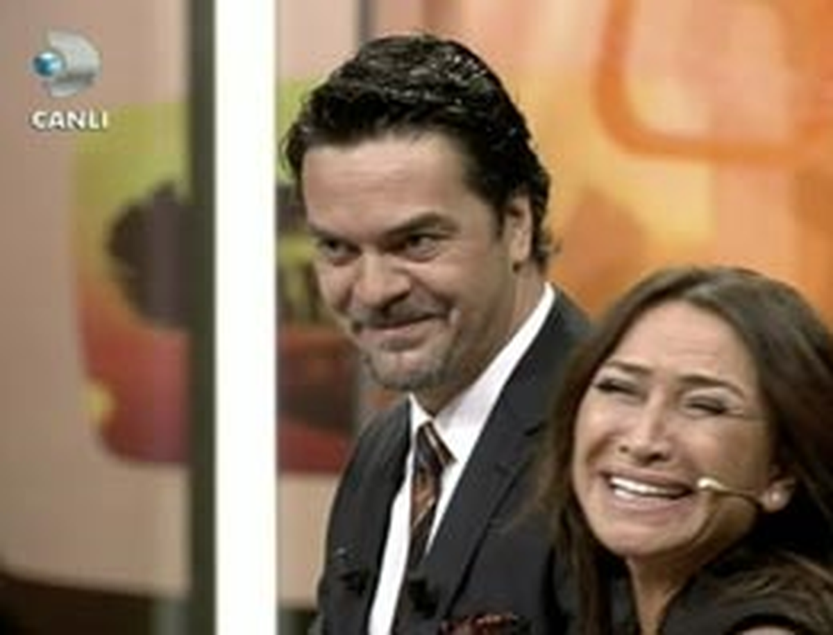 Demet Akbağ'dan Kriz Çıkaran Espri