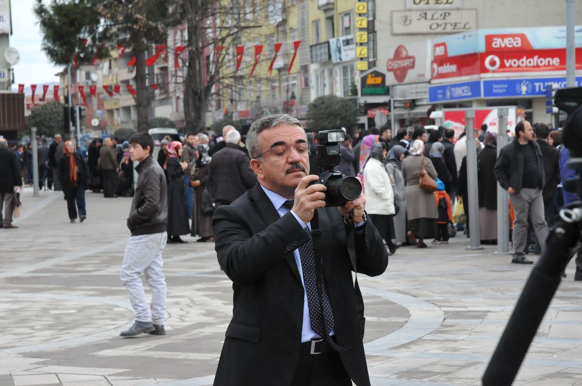 Desob Başkanı Kayıkçı\'nın Fotoğraf Merakı