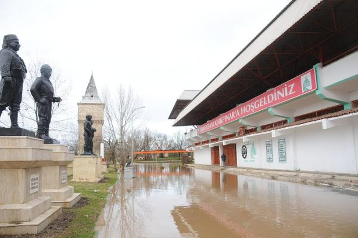 Edirne\'de Nehirlerdeki Su Seviyesi Arttı, Taşkın Riski Var