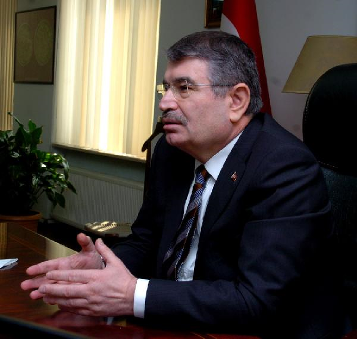 İçişleri Bakanı Şahin, Kars'ta Soruları Yanıtsız Bıraktı