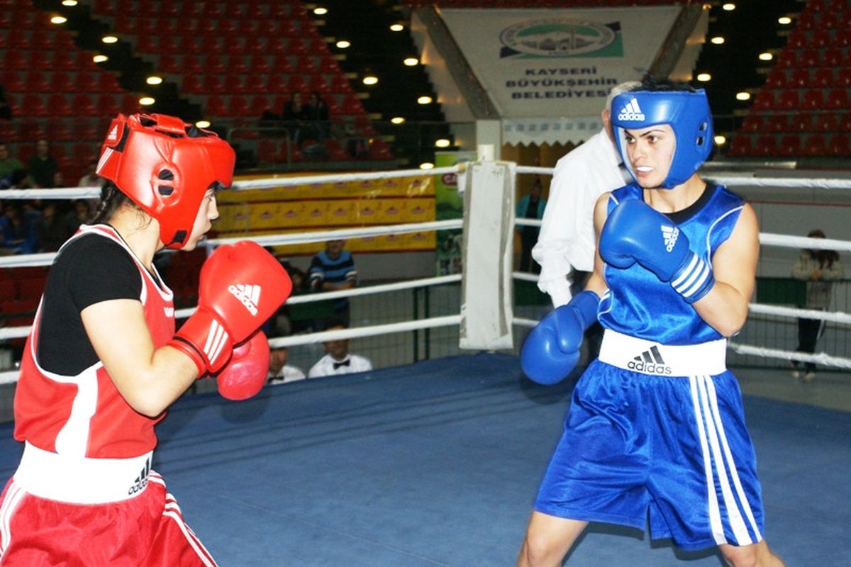 Kayseri'de Boks Rüzgarı Esiyor