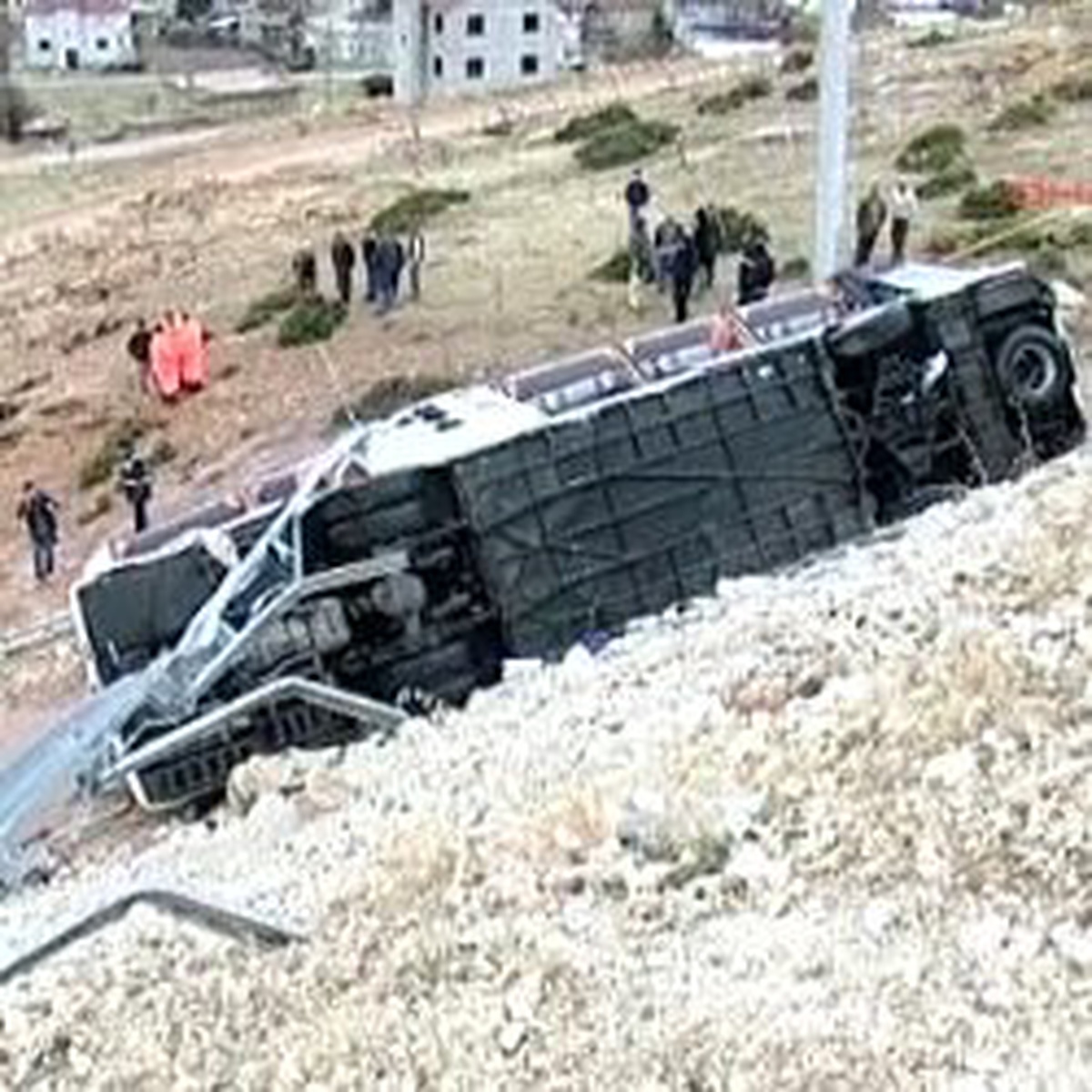 Keşan Belediyespor\'un Otobüsü Uçuruma Yuvarlandı