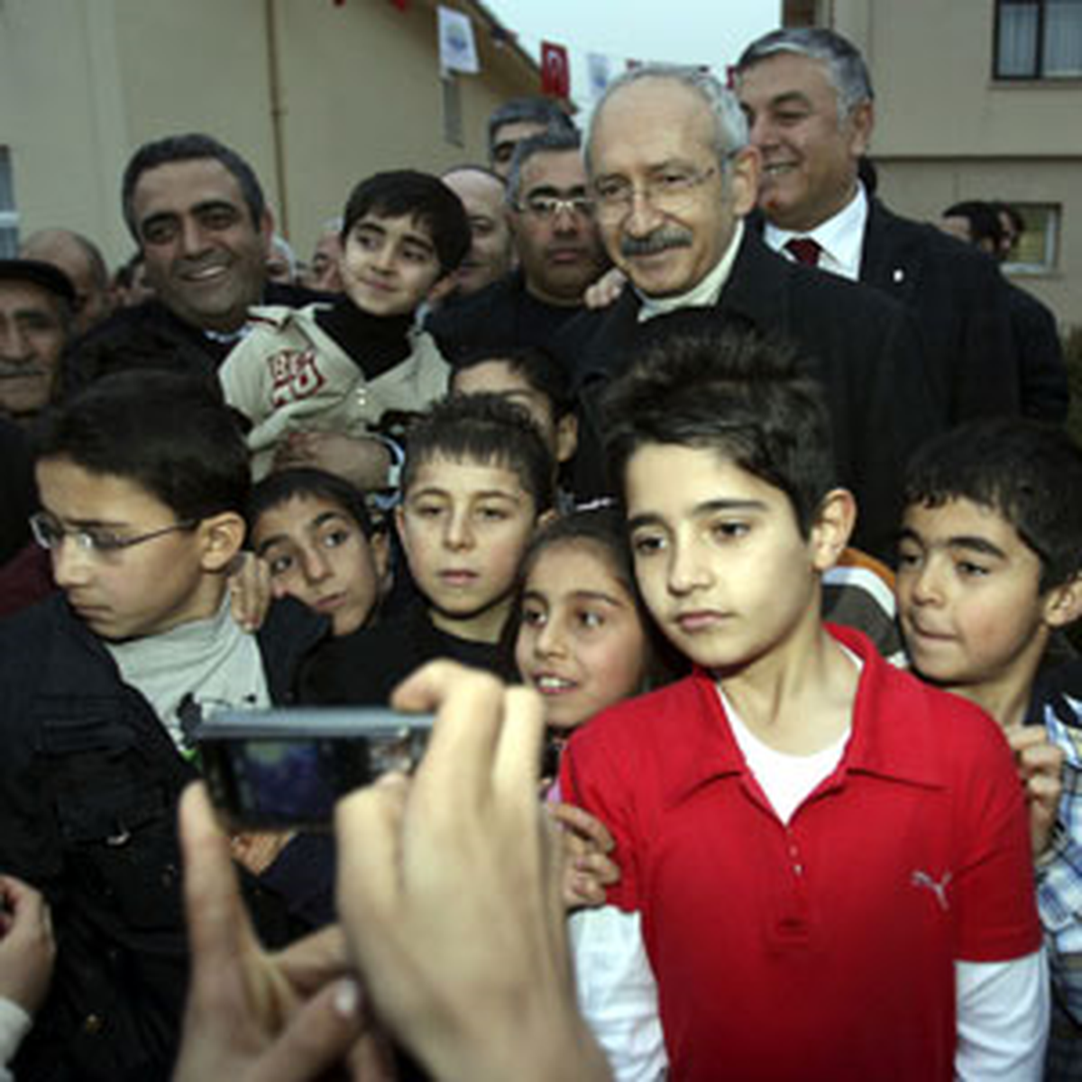 Kılıçdaroğlu Vanlı Depremzedeleri Ziyaret Etti