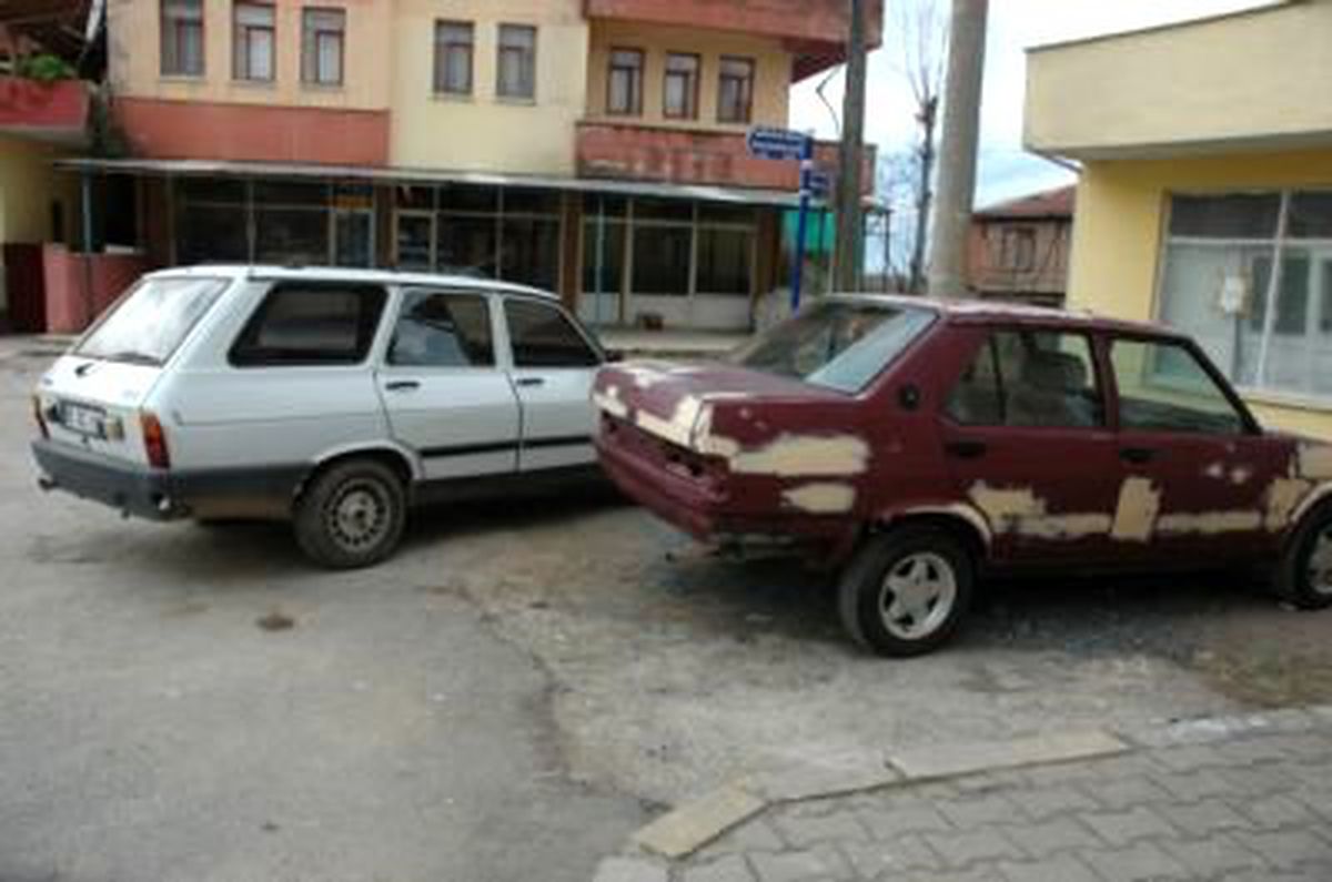Kocaali'de Otomobilleri Çalıp Parçalayan Zanlılara Suç Üstü