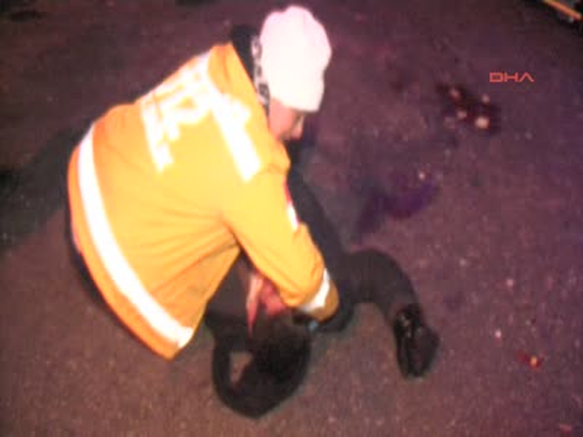 Konyayeniden3 Kişinin Bindiği Motosiklet Minibüse Çaptı 1 Ölü, 2 Yaralı