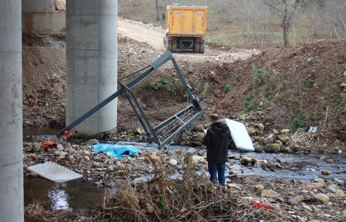 Köprüden Düşen Kaynak İşçisi Hayatını Kaybetti