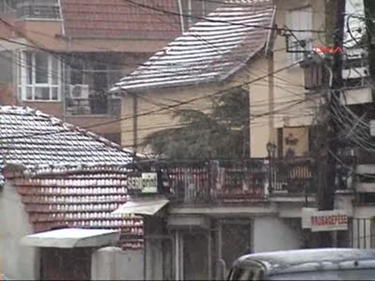 Kosovayı Etkisi Altına Alan Şiddetli Rüzgar İstok Kentinde Büyük Hasar Yaratı