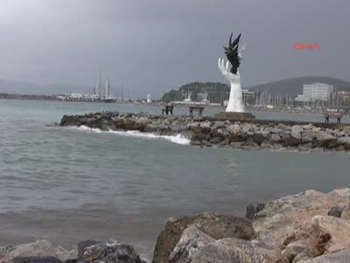 Kuşadası'nda Etkili Lodos