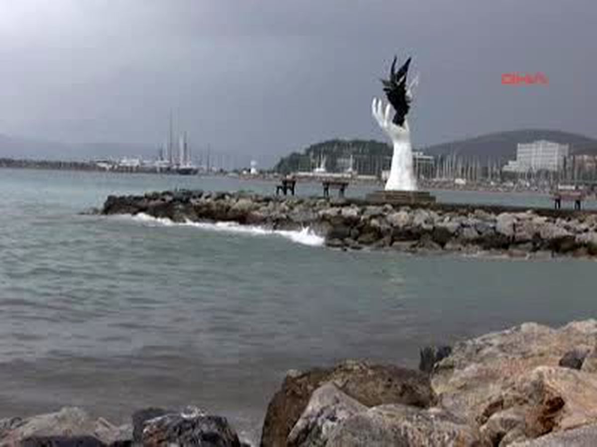 Kuşadası\'nda Etkili Lodos Ek