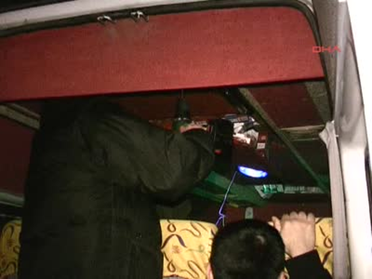 Midibüste 20 Bin Paket Kaçak Sigara Ele Geçirildi