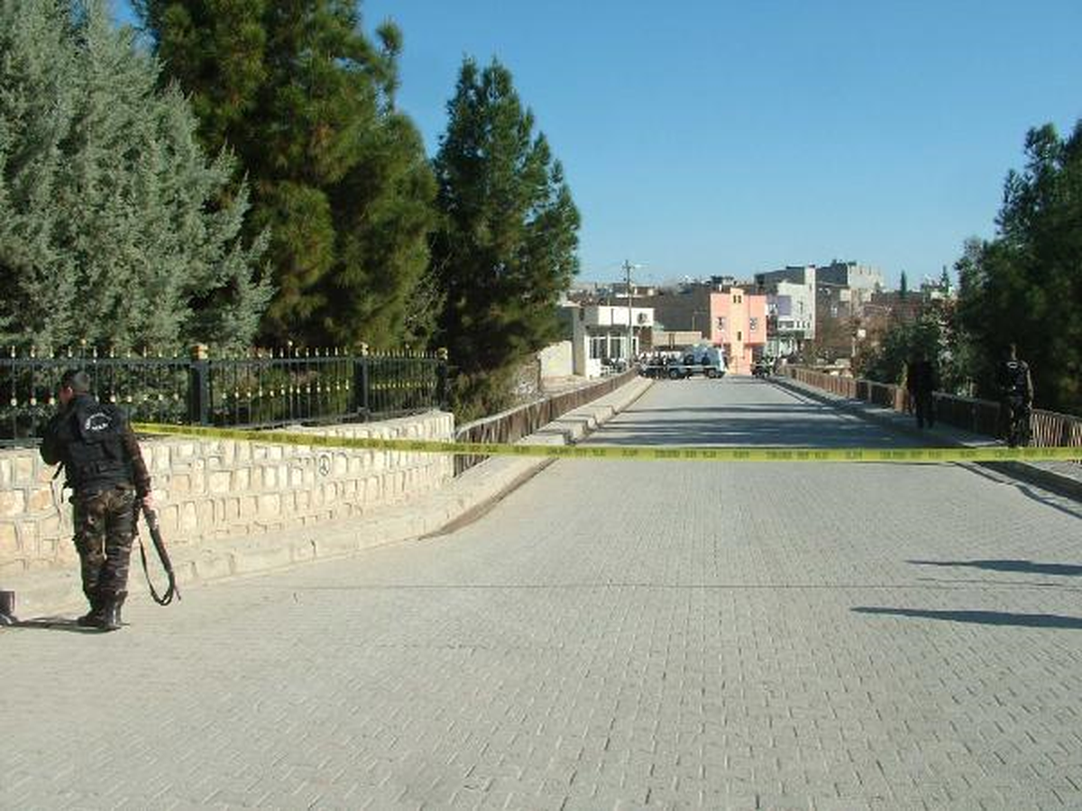 Nusaybin\'de Çocukların Şüpheli Paketle Tehlikeli Oyunu