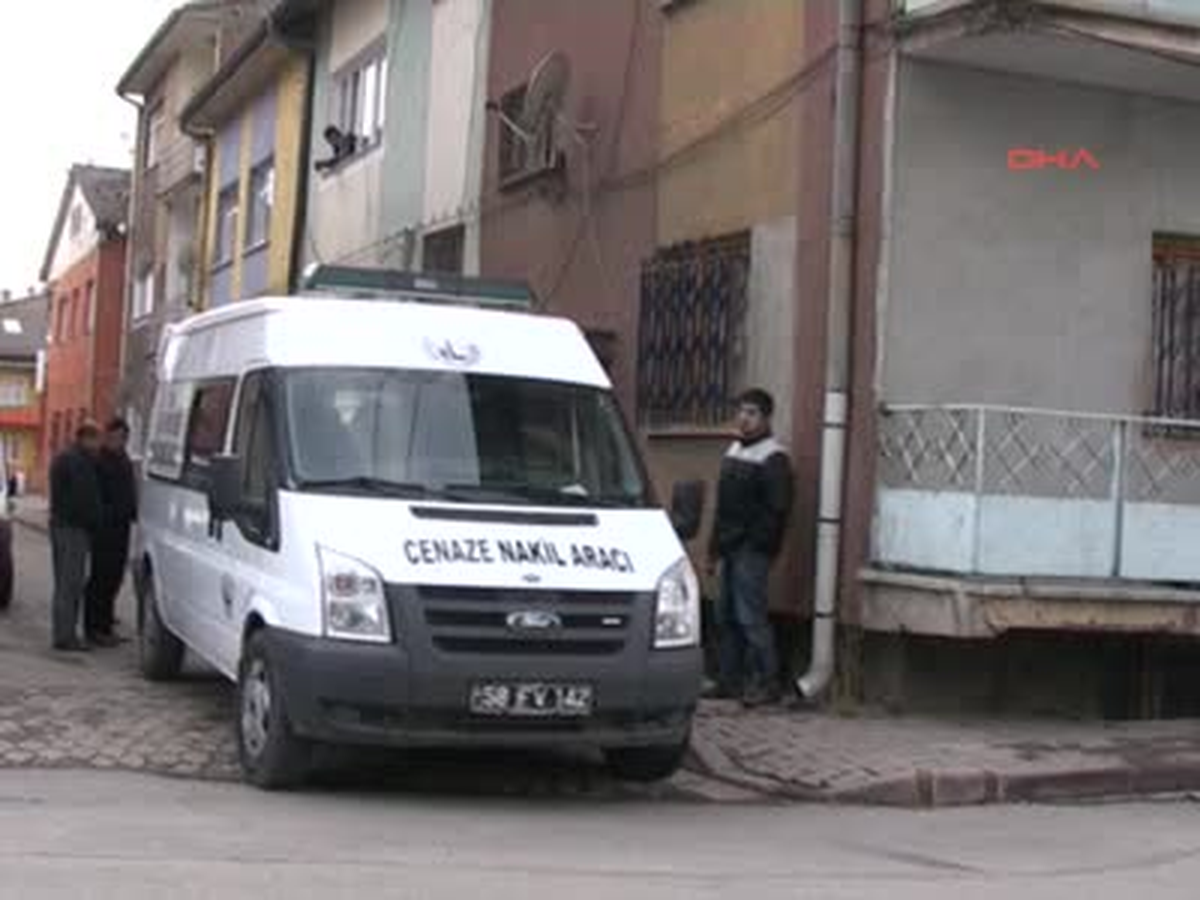 Yalnız Yaşadığı Evinde Ölü Bulundu
