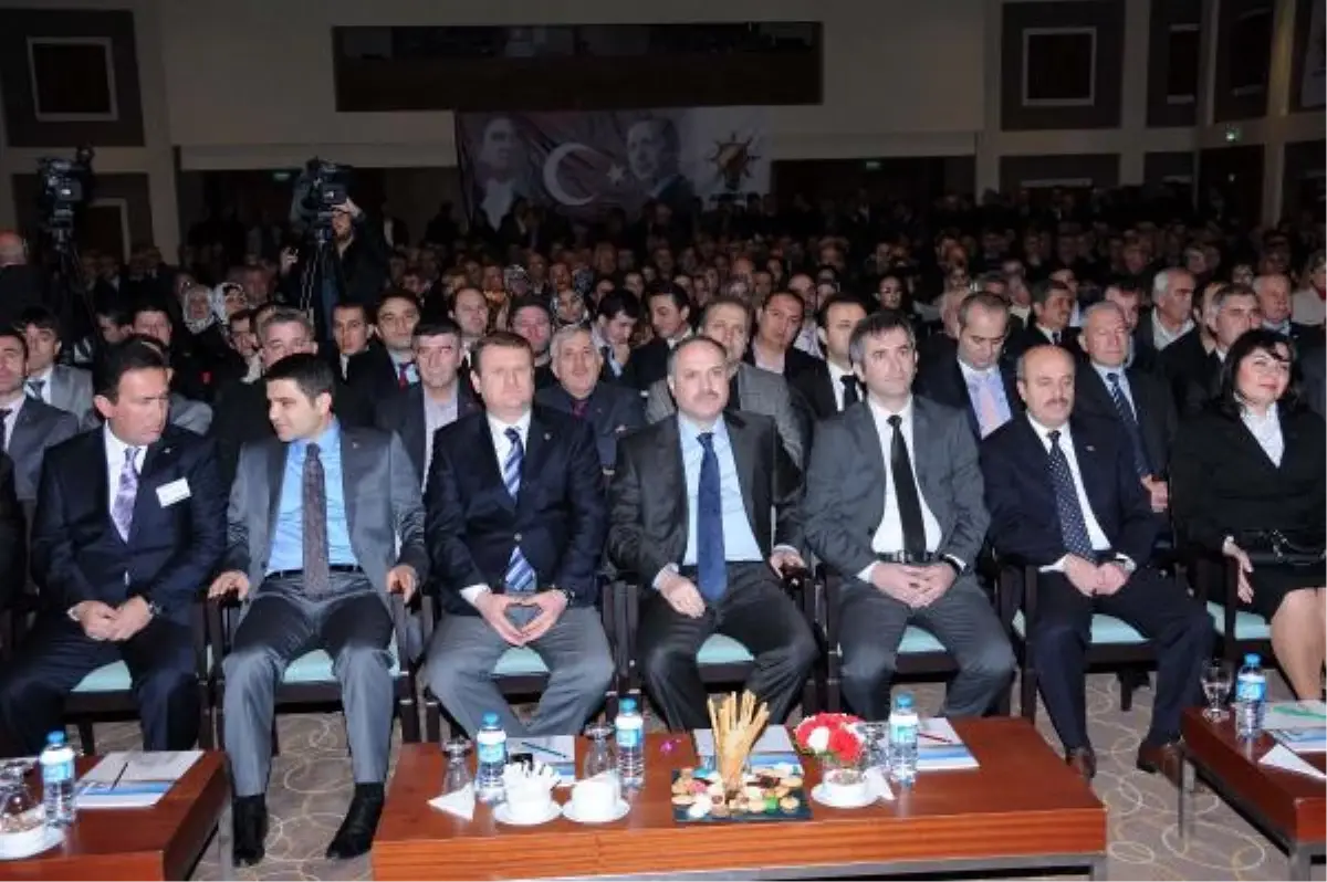 AK Parti\'li Gedikli\'den Kılıçdaroğlu\'na; "Senin Partin Tiyatro"