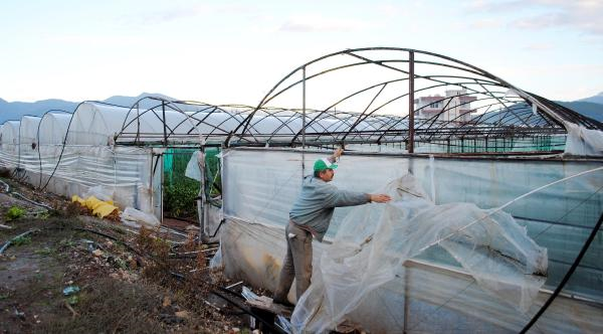 Antalya'da Hortum Seraları Vurdu
