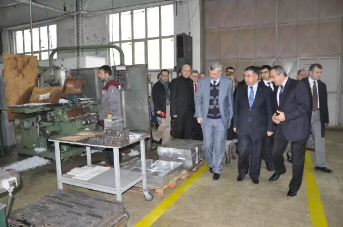 Bakan Yılmaz: Eğitimi En Önemli Mesele Olarak Görüyoruz (2)