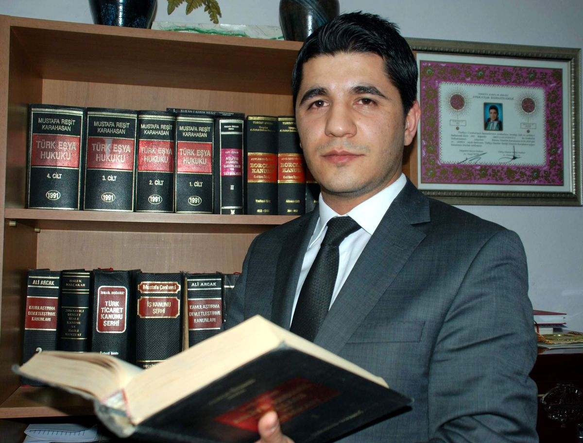 Başbuğ\'un Tutuklanmasına Hukukçuların Yorumu