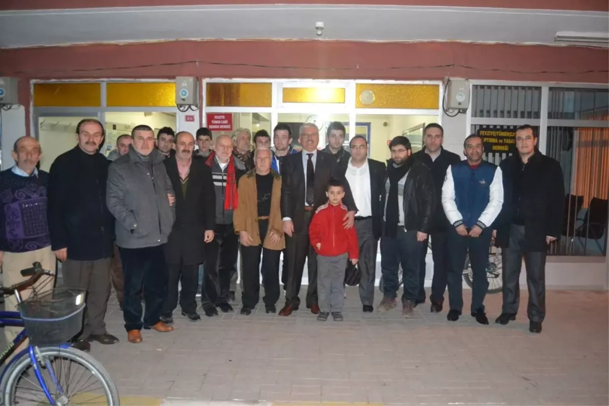 Başkan Ak, Mahalleleri Gezerek Sorunları Dinliyor