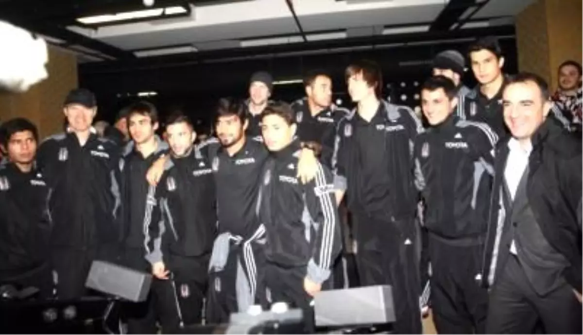 Beşiktaşlı Futbolcular Kentpark Avm\'de Most Lıfe Spor Merkezini Gezdi